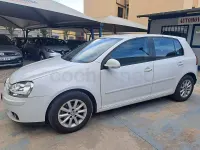 Usado VW Golf V 105 CV (77 kW) 2007 Blanco Berlina