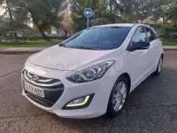 Usado Hyundai i30 GO! 110 CV (80 kW) 2014 Blanco Berlina