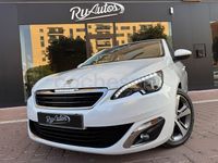 Usado Peugeot 308 Allure 120 CV (88 kW) 2015 Blanco Berlina