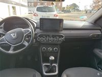 Usado Dacia Jogger Expression 100 CV (73 kW) 2023 Blanco Monovolumen