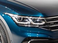 Käytetty VW Tiguan R-line 150 HP (110 kW) 2021 Harmaa Katumaasturi