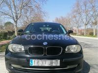 Usado BMW 118 122 CV (89 kW) 2008 Negro Utilitario