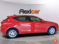 Usado Seat Leon ST Style 131 CV (96 kW) 2020 Rojo Familiar