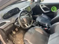 Usado Peugeot 2008 Allure 100 CV (73 kW) 2015 Gris SUV