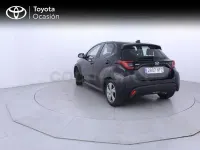 Usado Toyota Yaris Hybrid Active 116 CV (85 kW) 2025 Negro Berlina