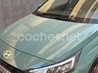 Usado Hyundai i20 100 CV (73 kW) 2024 Verde Utilitario