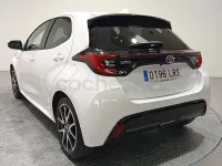 Usado Toyota Yaris Hybrid Style 116 CV (85 kW) 2021 Blanco Berlina