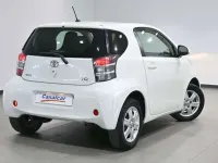 Usado Toyota iQ 68 CV (50 kW) 2010 Blanco Utilitario