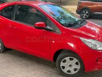 Usado Ford Ka Trend 69 CV (50 kW) 2015 Rojo Berlina