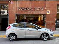 Usado Ford Fiesta Trend 101 CV (74 kW) 2016 Plateado Utilitario