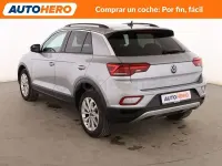 Usado VW T-Roc Life 150 CV (110 kW) 2022 Gris / plata SUV
