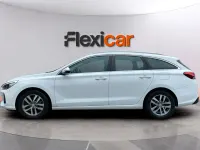 Usado Hyundai i30 110 CV (80 kW) 2018 Blanco Familiar