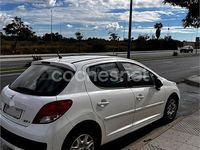 Usado Peugeot 207 68 CV (50 kW) 2013 Blanco Berlina