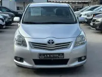 Usado Toyota Verso 126 CV (92 kW) 2010 Gris Monovolumen