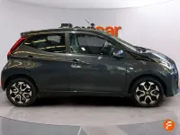 Usado Toyota Aygo X-play 72 CV (52 kW) 2021 Beige Utilitario