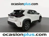 Usado Toyota Yaris Hybrid Active 116 CV (85 kW) 2022 Blanco SUV