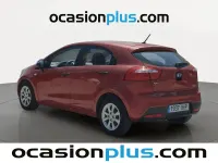 Usado Kia Rio 86 CV (63 kW) 2011 Rojo Utilitario