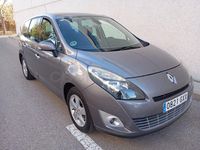 Usado Renault Grand Scénic III Dynamique 130 CV (95 kW) 2010 Gris / plata Monovolumen