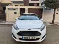 Usado Ford Fiesta Trend 75 CV (55 kW) 2016 Blanco Utilitario