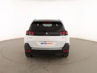 Usado Peugeot 5008 GT-line 131 CV (96 kW) 2019 Blanco SUV