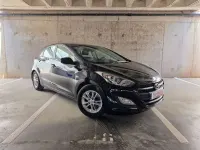 Usado Hyundai i30 100 CV (73 kW) 2015 Negro Utilitario