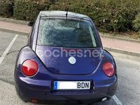 Usado VW New Beetle 150 CV (110 kW) 2000 Azul Utilitario