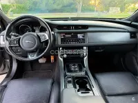 Usado Jaguar XF R-Sport 180 CV (132 kW) 2019 Gris / plata Berlina