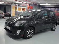 Usado Renault Twingo Dynamique 65 CV (47 kW) 2008 Negro Utilitario