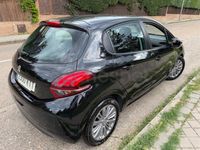 Usado Peugeot 208 82 CV (60 kW) 2019 Negro Utilitario