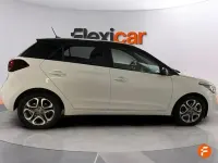 Begagnad Hyundai i20 100 HK (73 kW) 2020 Vit Halvkombi