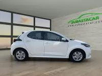 Usado Toyota Yaris Hybrid Business Edition 116 CV (85 kW) 2022 Blanco Berlina