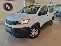 Usado Peugeot Rifter Active 100 CV (73 kW) 2021 Blanco Monovolumen