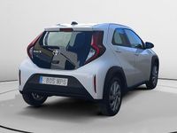 Usado Toyota Aygo X Play 72 CV (52 kW) 2024 Blanco SUV