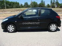 Usado Peugeot 206 70 CV (51 kW) 2009 Negro Berlina