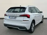 Usado Skoda Kamiq Ambition 110 CV (80 kW) 2021 Blanco SUV