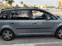 Usado VW Touran Edition 105 CV (77 kW) 2007 Gris / plata Monovolumen