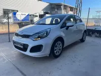 Usado Kia Rio 75 CV (55 kW) 2016 Blanco Utilitario