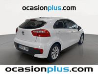 Usado Kia Rio 84 HP (61 kW) 2017 Branco Citadino
