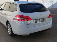 Usado Peugeot 308 SW Active 130 CV (95 kW) 2019 Blanco Familiar