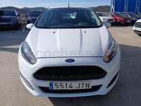 Usado Ford Fiesta Trend 75 CV (55 kW) 2016 Blanco Berlina