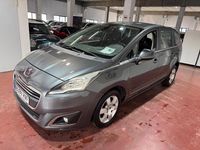 Usado Peugeot 5008 Active 115 CV (84 kW) 2014 Gris / plata Monovolumen