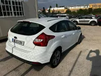 Usado Ford Focus Trend 125 CV (91 kW) 2013 Blanco Berlina