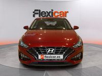 Usado Hyundai i30 120 CV (88 kW) 2021 Granate Berlina