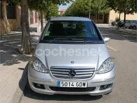 Usado Mercedes A180 Classic 109 CV (80 kW) 2008 Gris / plata Monovolumen