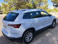 Usado Skoda Karoq Selection 115 CV (84 kW) 2024 Blanco SUV