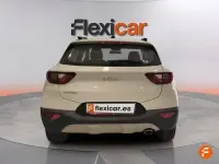 Usado Kia Stonic 84 CV (61 kW) 2023 Blanco SUV