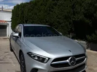 Usado Mercedes A180 116 CV (85 kW) 2021 Gris / plata Berlina
