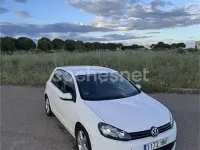 Usado VW Golf VII Advance 105 CV (77 kW) 2012 Blanco Berlina