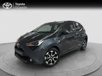 Usado Toyota Aygo X-play 72 CV (52 kW) 2020 Dark gray Utilitario
