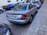 Usado Audi A4 110 HP (80 kW) 1998 Cinzento Sedan